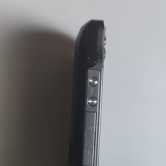 Konsola PSVita OLED 1004 + Ładowarka i Karta pamięci 4GB