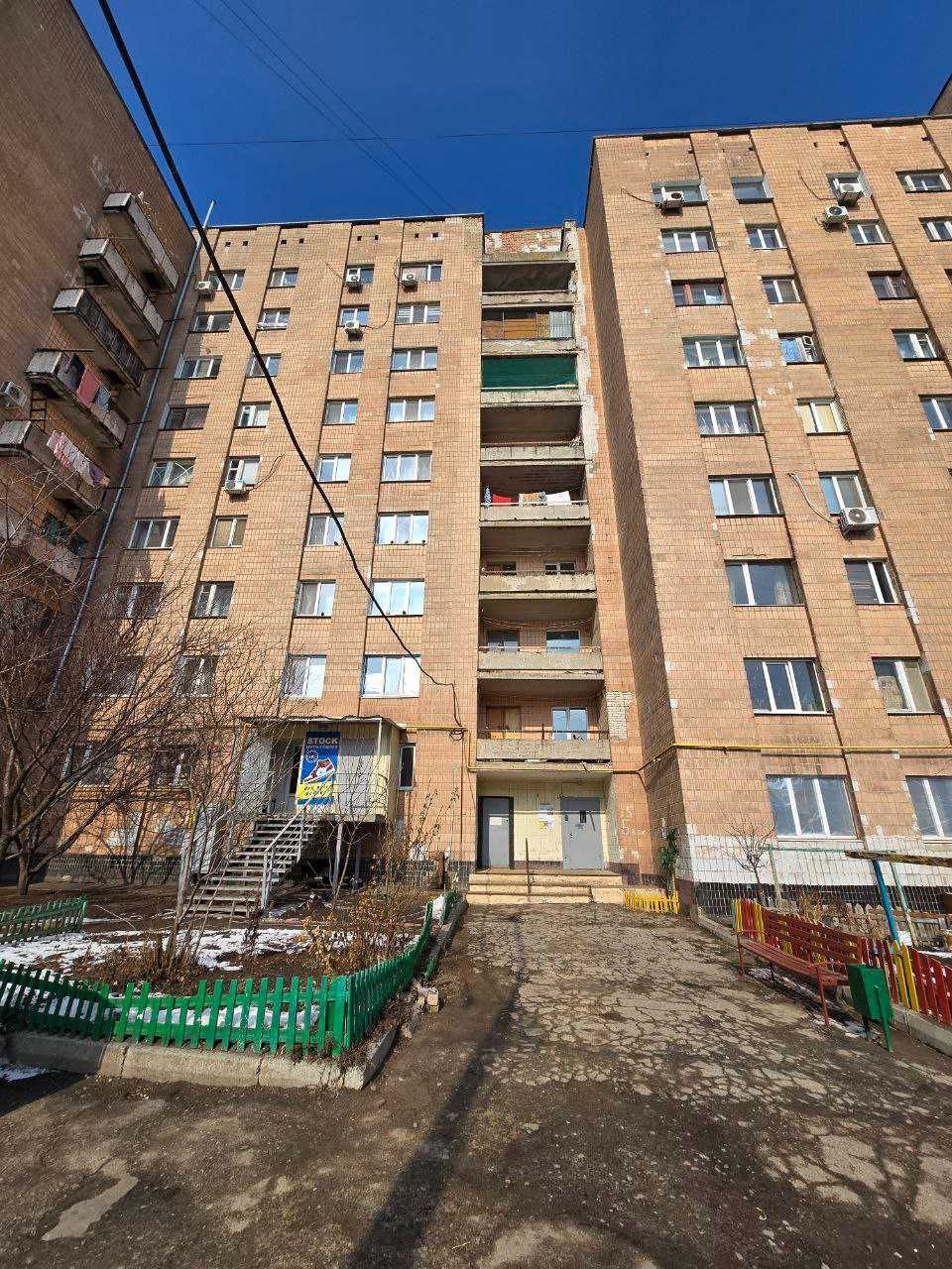 DC S4 Продам гостинку Залютино ул.Золочевская 12