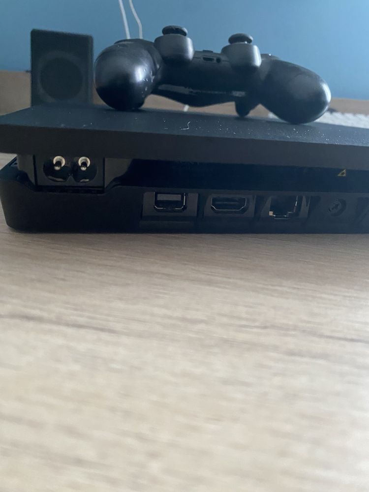 Ps4 slim z orginalnym padem