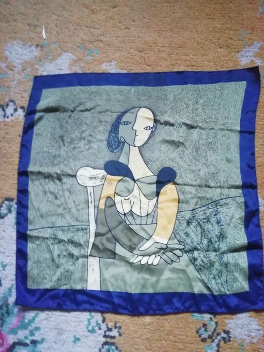 apaszka z rysunkiem 8Picassa