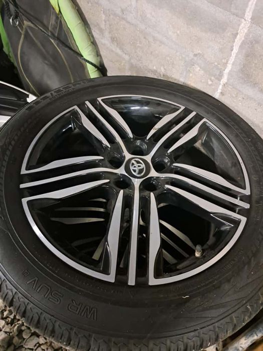 Oryginalne koła zimowe 19" Toyota RAV4, opony Nokian 2022 r. 7mm bieżn