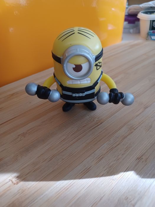 4 bonecos minions do Mac Dolnad