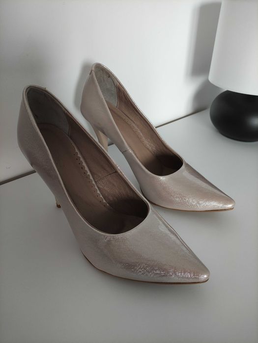 Szpilki nude beżowe 37 polskie