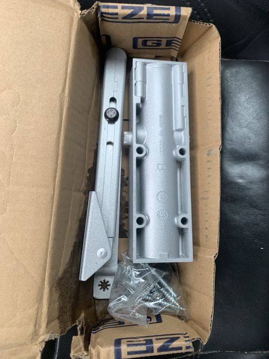 Продам доводчик дверной GEZE TS 1500