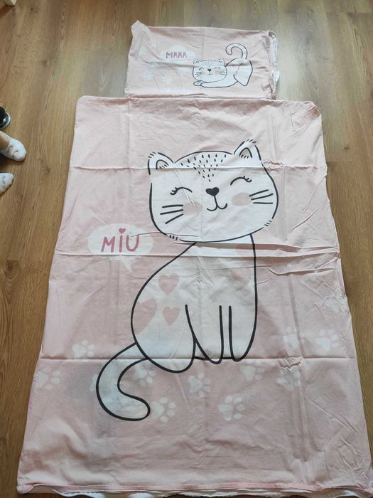 kołdra dziecięca+ 6 kompletów pościeli +2 pokrowce