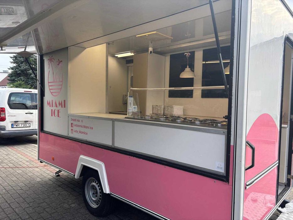 Przyczepa gastronomiczna / Lodziarnia / Wyposażona / Gotowy Biznes