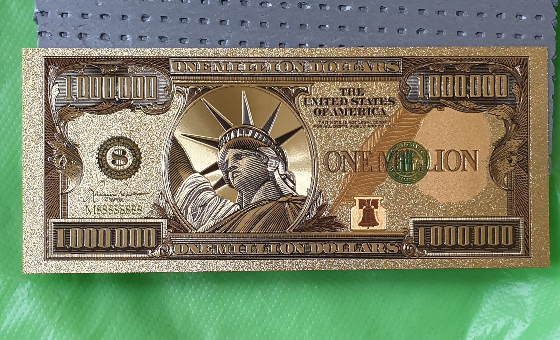 Сувенирная "золотая" банкнота 1 миллион долларов США купюра подарок
