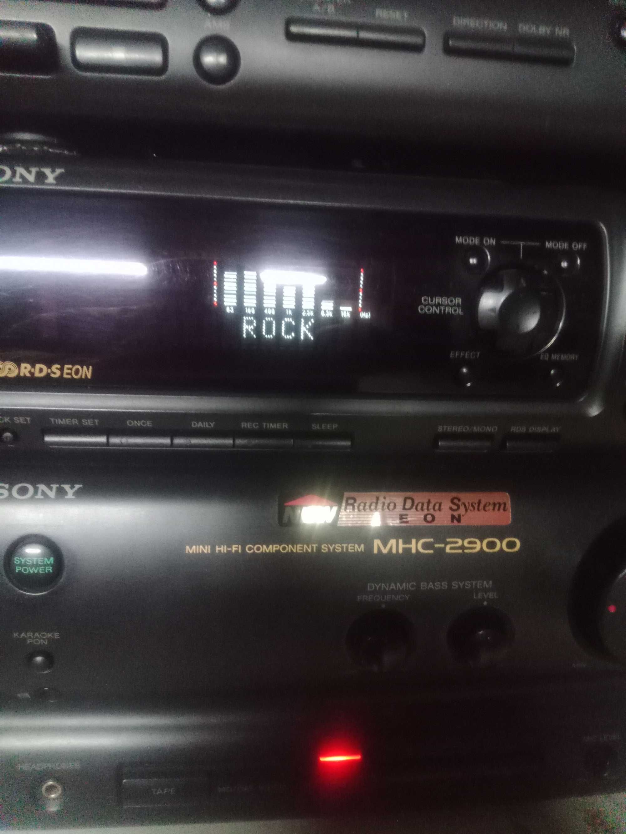 Wieża hi-fi firmy Sony mhc2900 .