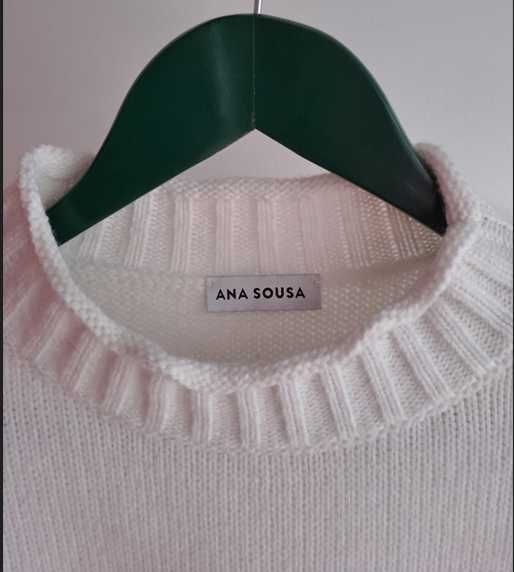 Blusa de lã branca da marca Ana Sousa