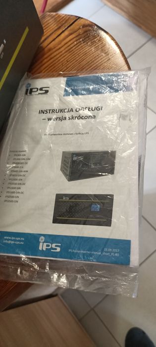 Inwerter  przetwornica z funkcją UPS IPS IPS300-SIN 300W, czysty sinus