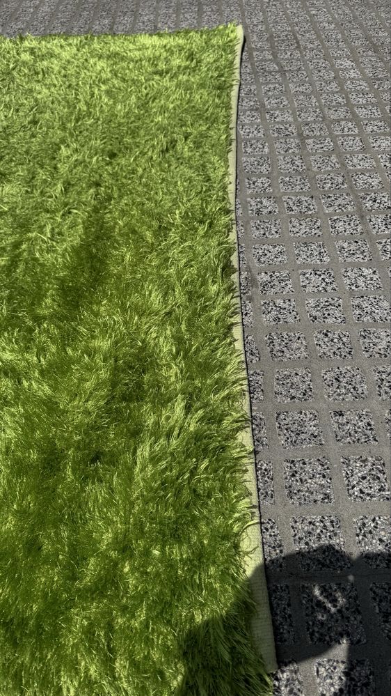 Tapete pelo comprido verde - excelente estado