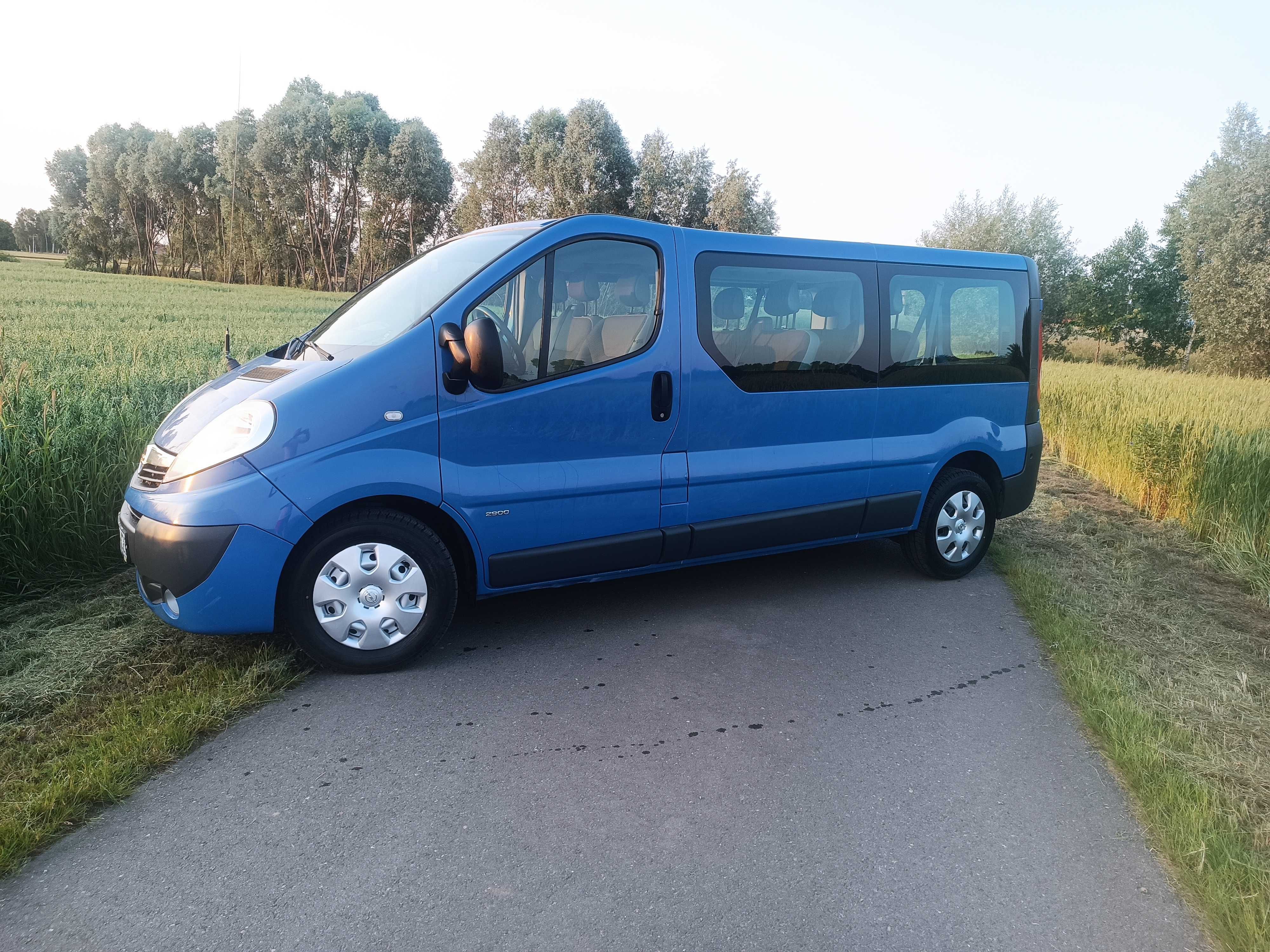 Wynajem busa 9 osobowego