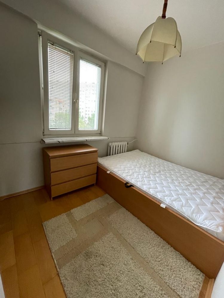 Mam do wynajęcia czteropokojowe mieszkanie.