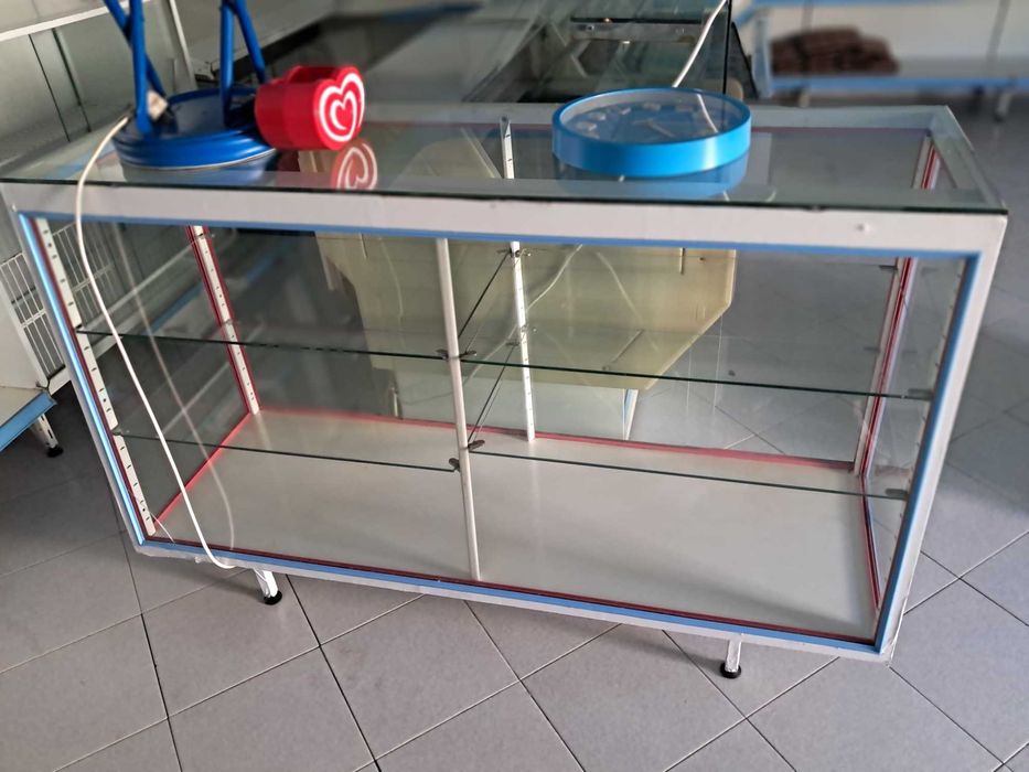 Arcas congeldoras e vitrines