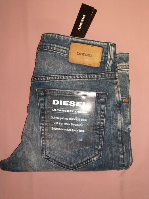 Spodnie męskie marki Diesel.