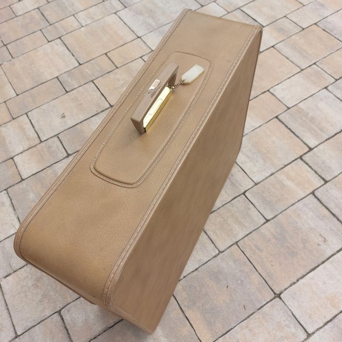 Stara duża walizka podróżna retro vintage prl lata 70te