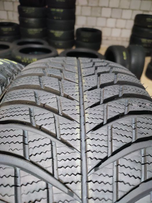215/65R17 Bridgestone Blizzak LM001 z 2018r 8,5mm