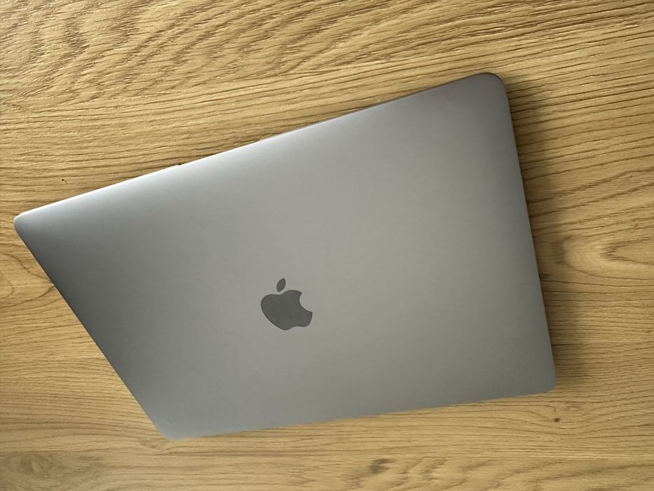 MacBook Air i3 ідеал 2019 року