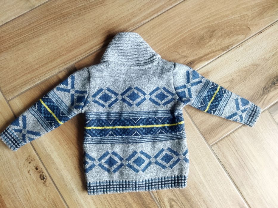NOWY Ciepły sweter sweterek F&F chłopięcy rozmiar 68 (3-6 mies)