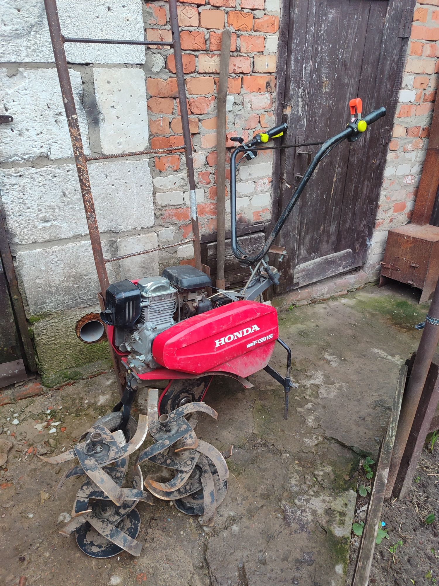 Мото культиватор Honda Бензокоса Vitals
