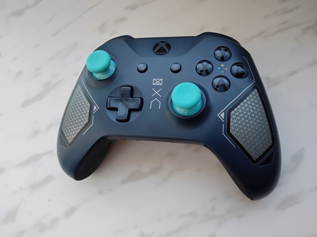 Xbox one x 1Tb kinect 2.0 з адаптером xbox controller gta5 навушники