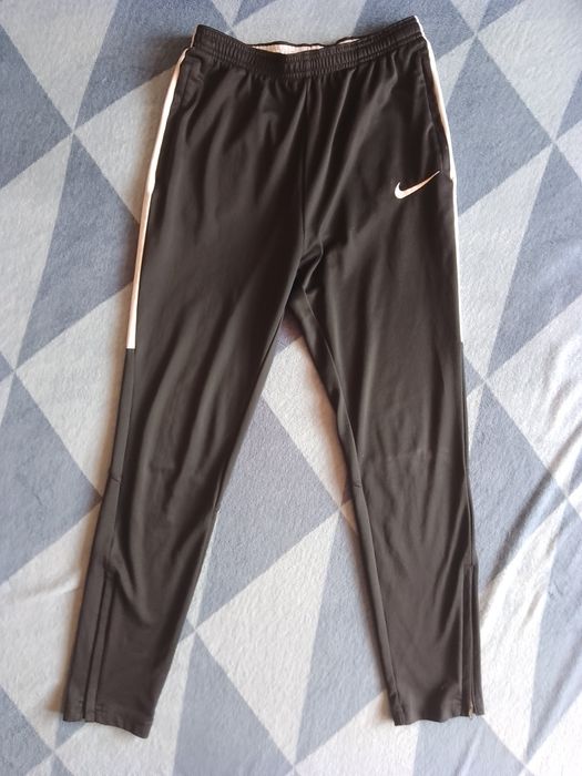 Spodnie dresowe Nike r. 147/158