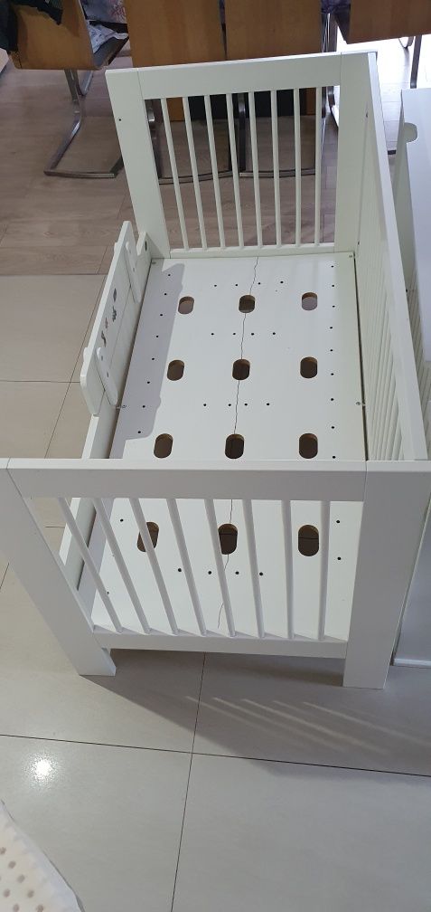 Łóżko Pinio Basic 140x70 z szuflada i barierką