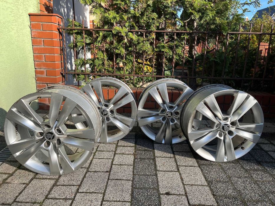 Oryginalne alufelgi Skoda Karoq 18” 5x112 ET45