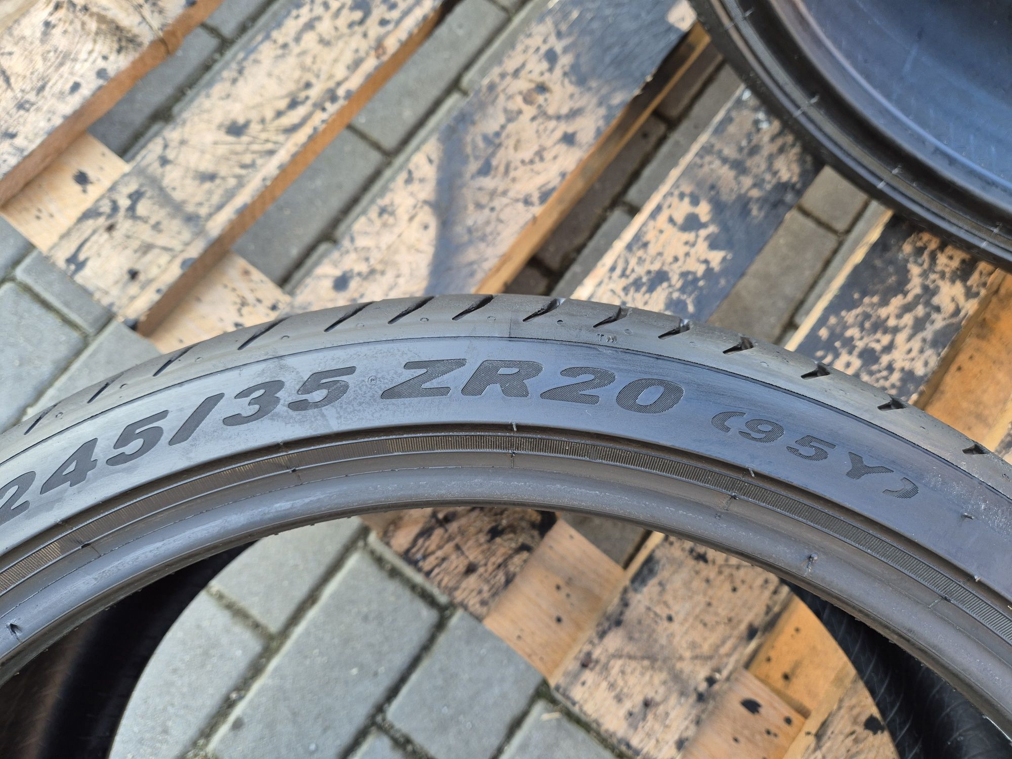 245/35ZR20 95Y Pirelli P zero  7mm