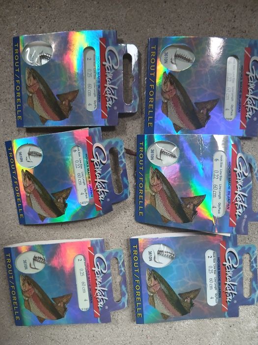 6 paczek haczyków gamakatsu z przyponami.  Ze sprężynka