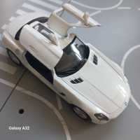 Kinsmart Mercedes Benz SLS AMG skala 1:36 metal jak siku