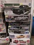 Model 1:24 Toyota Previa z bagaznikiem i orurowaniem