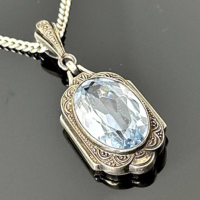 Srebrna przywieszka z Akwamarynem z około 1880 roku, srebra próby 825