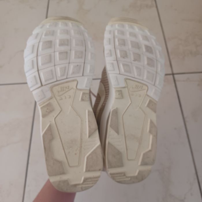 Nike AIR MAX Motion Lw Se jak nowe 42/27 cm/salon 439 zł