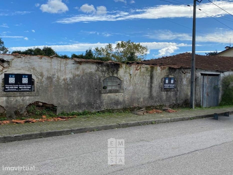 Moradia para restauro ou construção em Macinhata do Vouga
