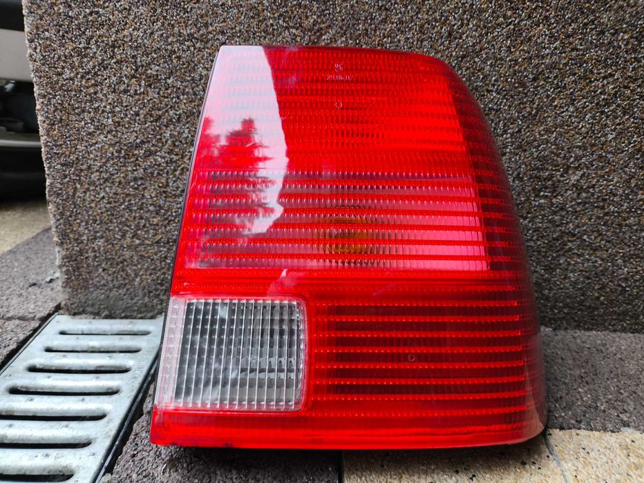 Lampa Tylna Prawa VW Passat B5 Sedan