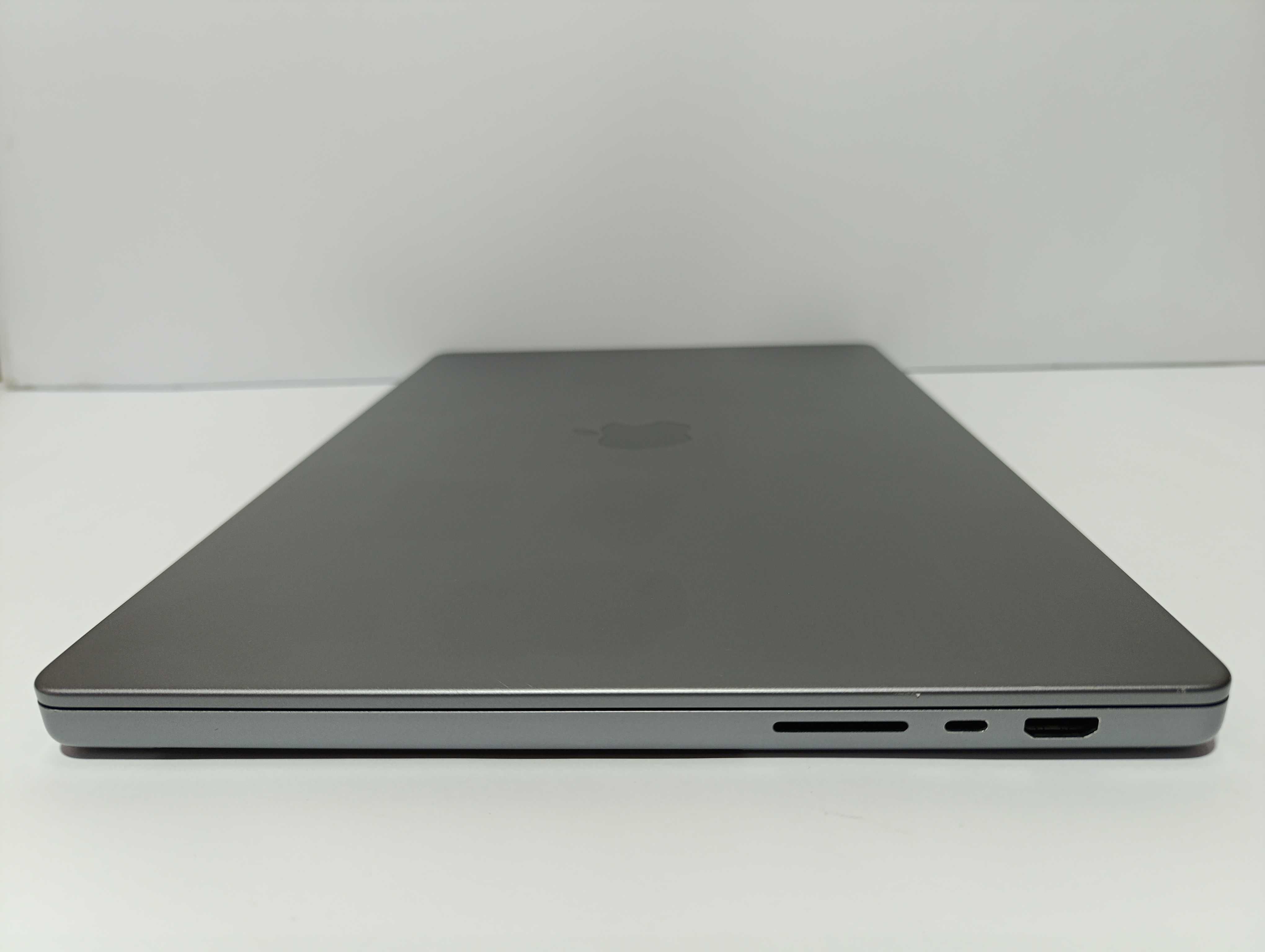 MACBOOK PRO 16 M1 MAX Gray 2022/64GB RAM/VIDEO 32 CORE/SSD 1TB/чохол