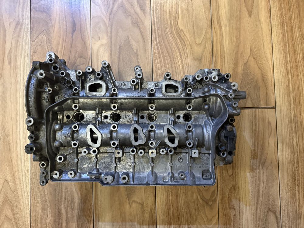 Glowica kpt pokrywa zaworow walki master 2.3 bi turbo