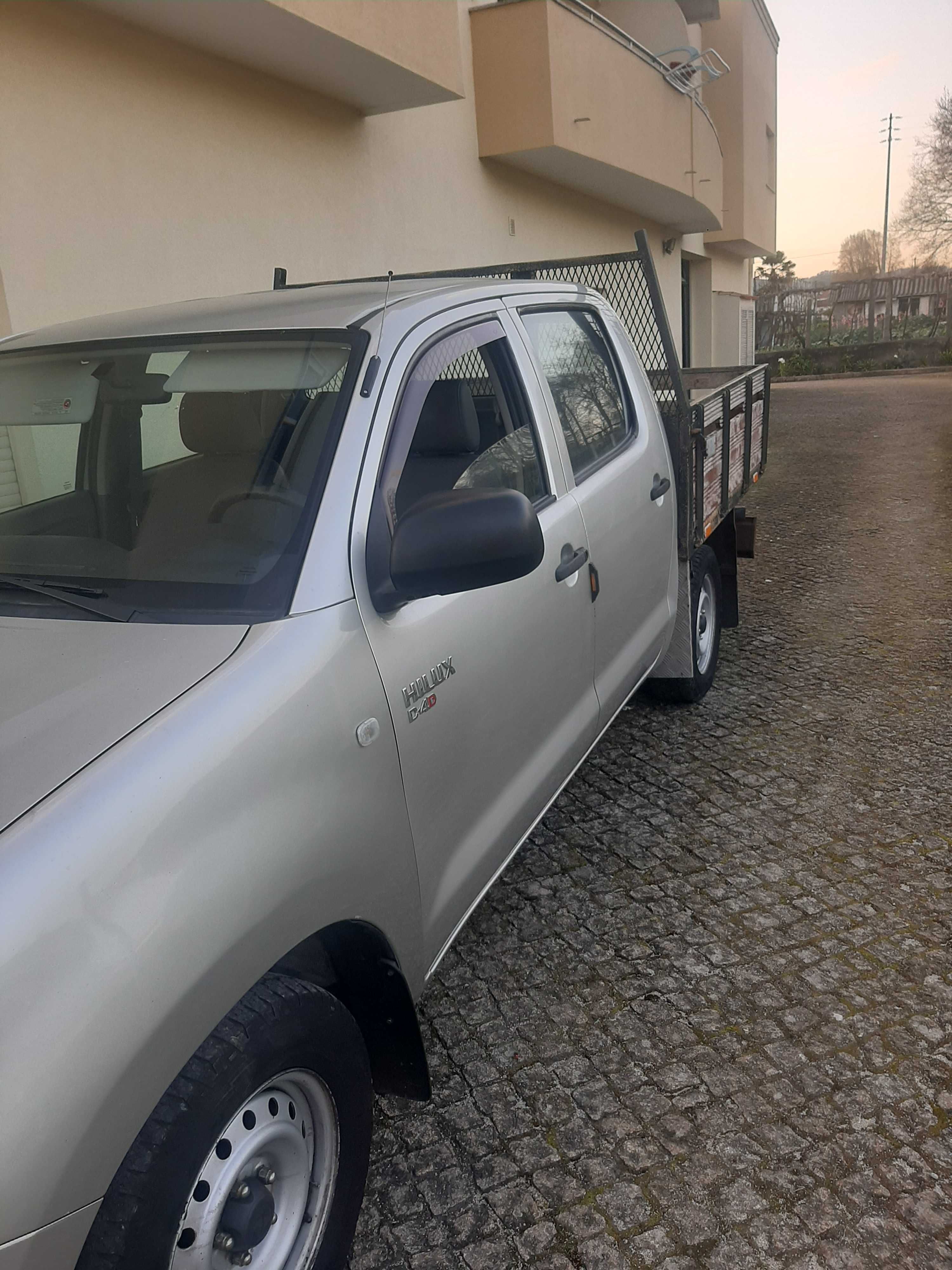 Toyota Hilux D4D 156.000 mil 1 unico Proprietario.