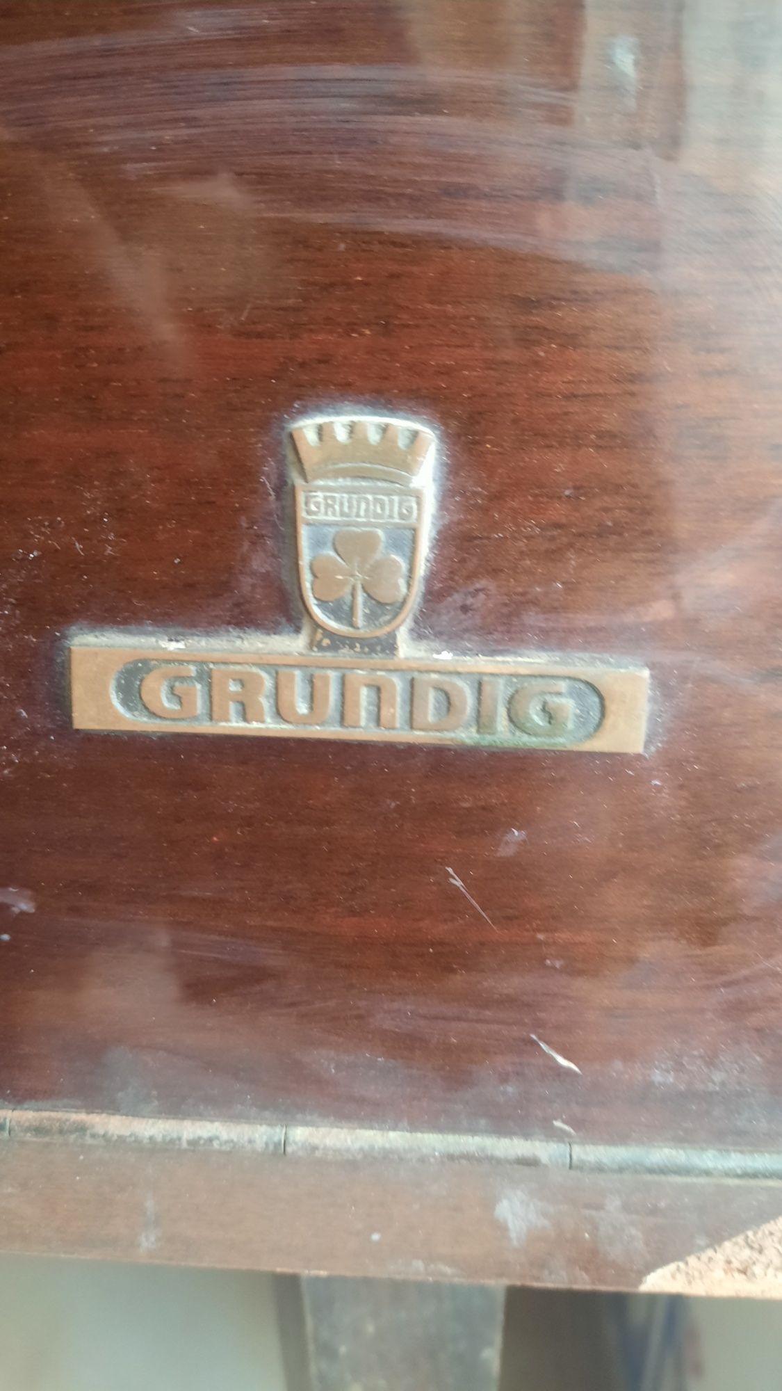 Rádio aparador antigo Grundig
