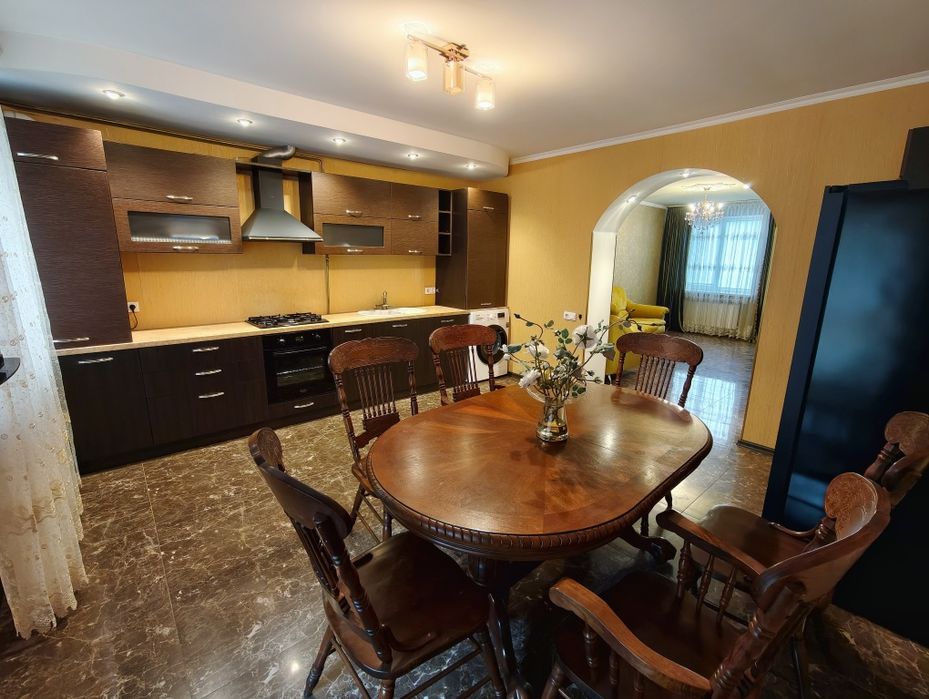 Оренда будинку(таунхаус) Святопетрівське газ/генератор/2паркомісця