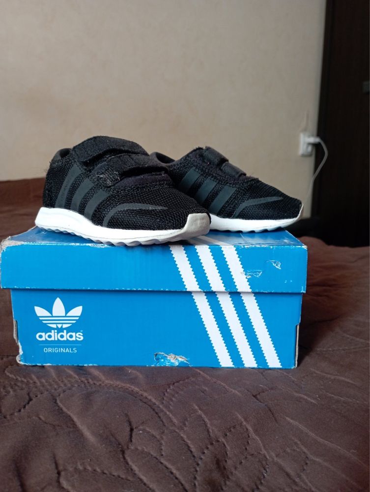 Кросівки adidas 22/13см