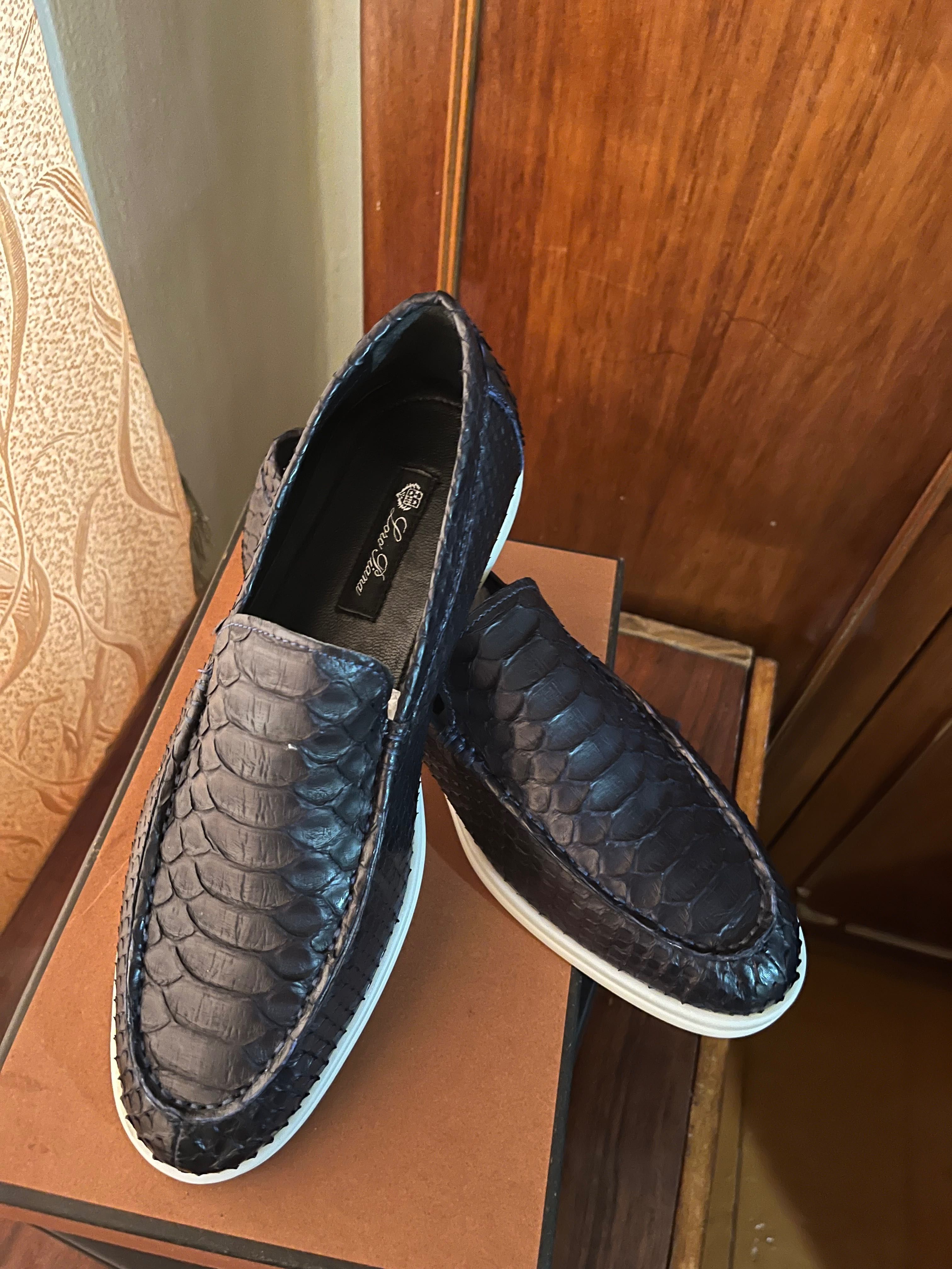 Лоферы Loro Piana мужские из кожи питона