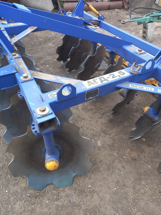 Продам дискову борону агд 2,5.