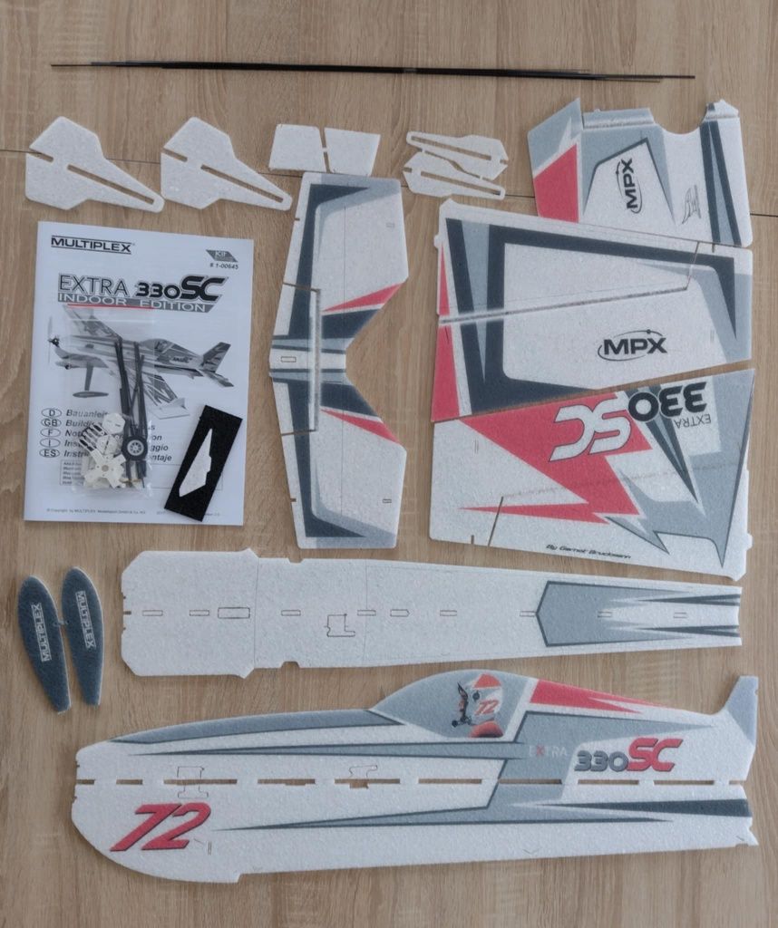 Samolot rc Multiplex Extra 330SC indoor edition