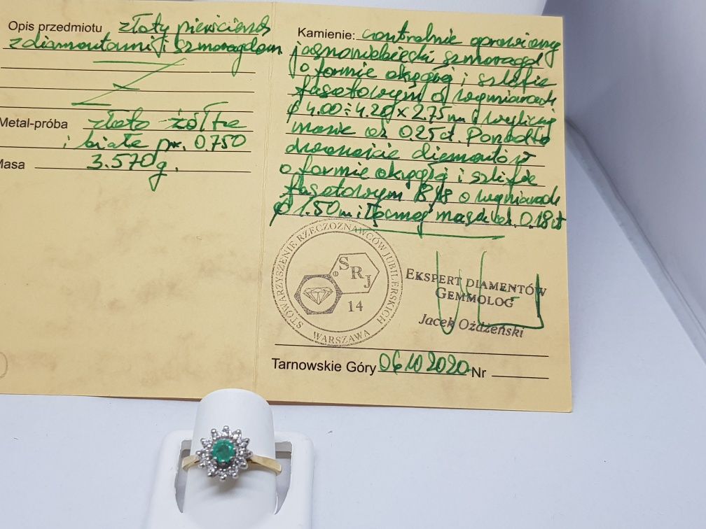 Złoty pierścionek z diamentami i szmaragdem złoto 750 Rozmiar 14