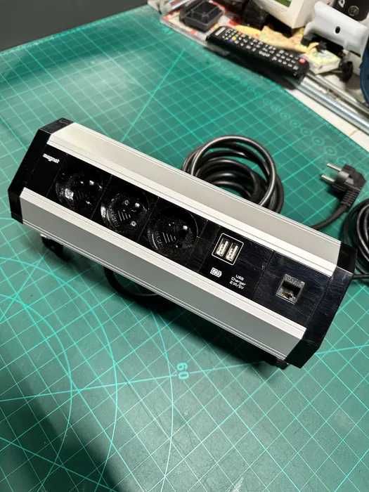 Maxbert Magnat Stick 3x230V + 1xRJ45 + 2xUSB