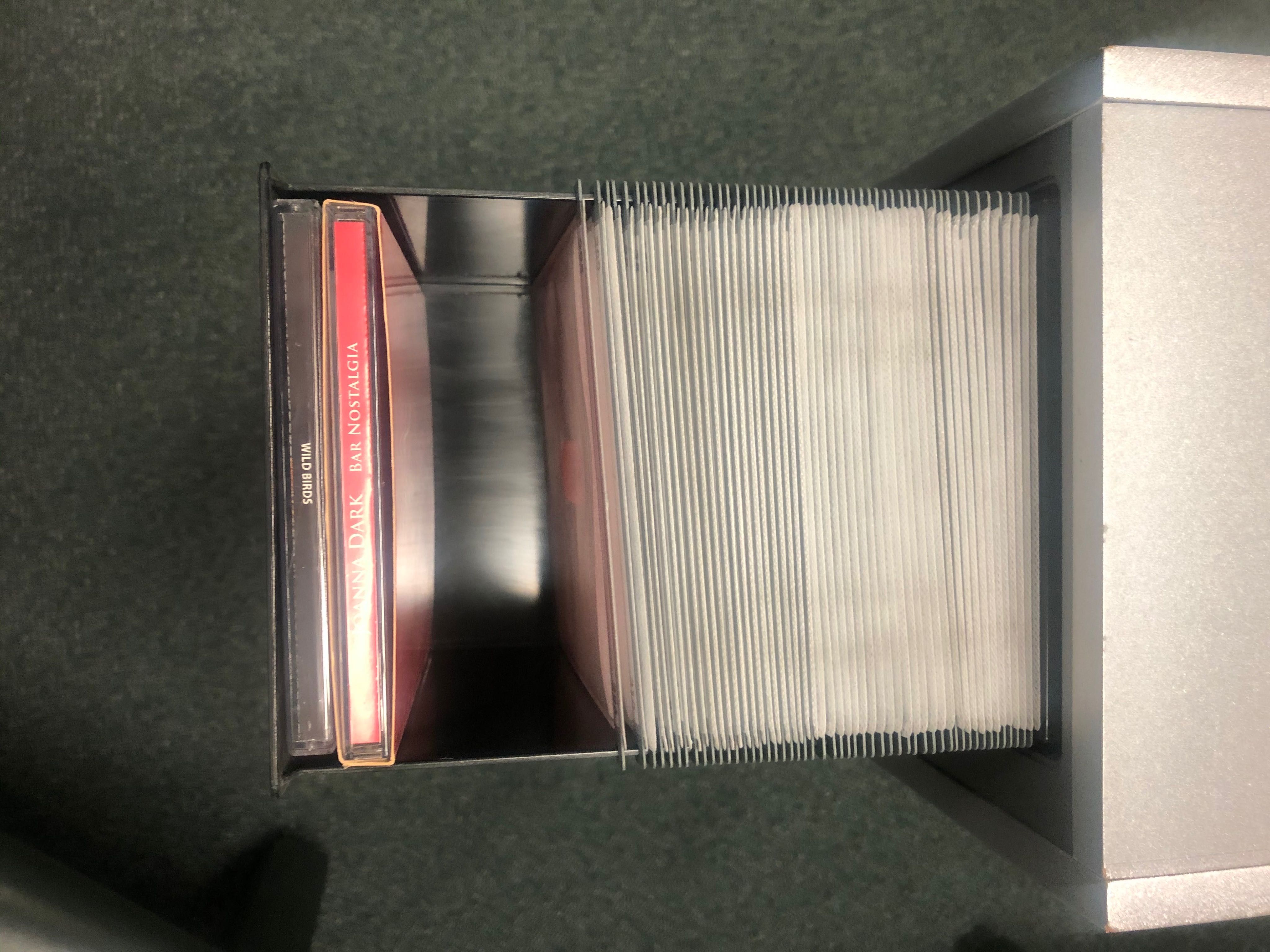 Sprzedam szafkę HAMMA organizer na płyty CD z automatycznymi półkami