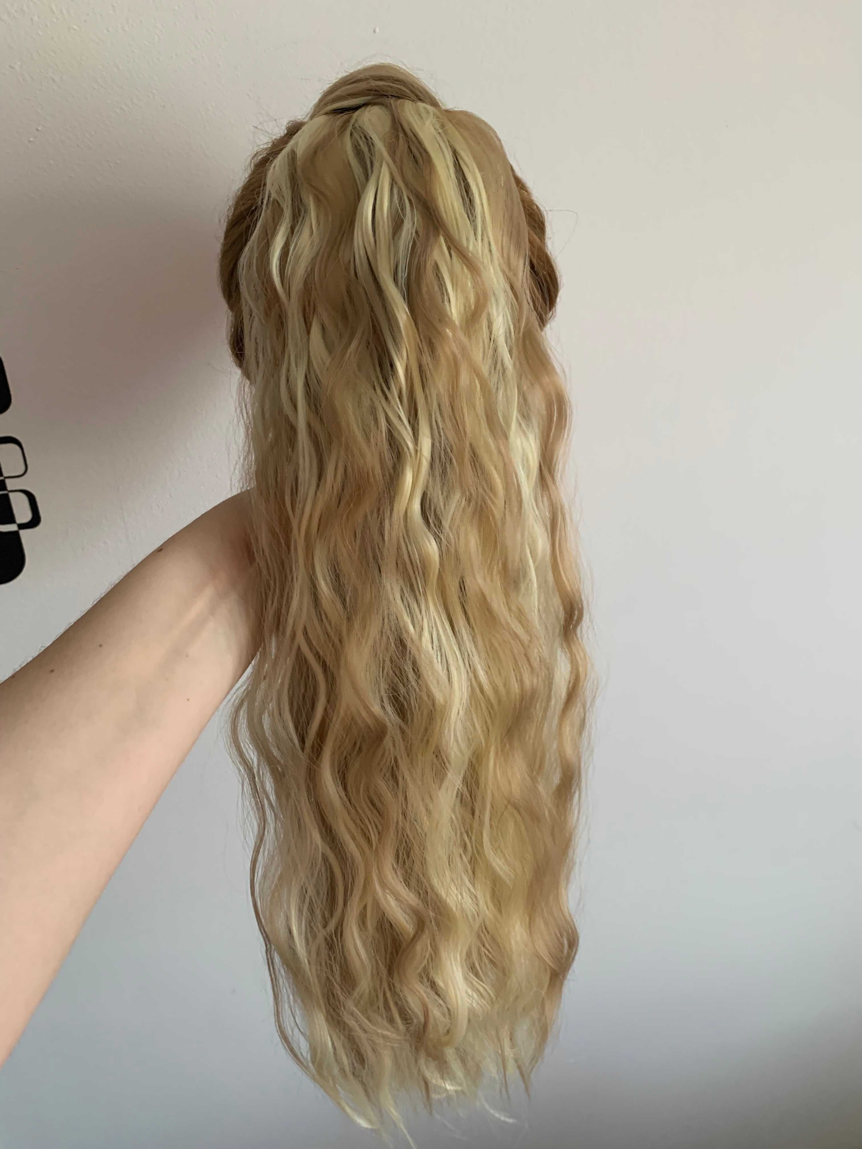 Doczepiany kucyk mix ciemny i jasny blond pasemka falowany długi 60 cm