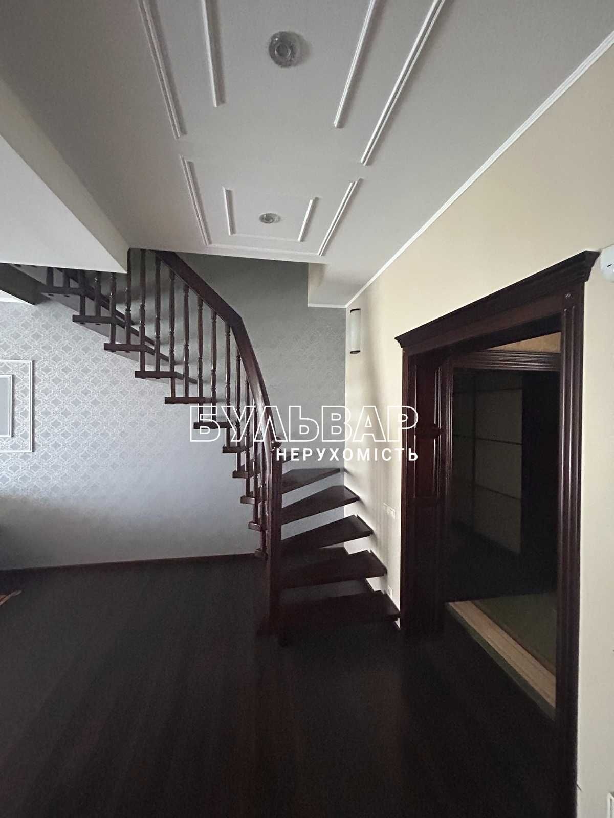 Продам свежий толковый  дом 180м2, Большая Рогань, м. Индустриальная